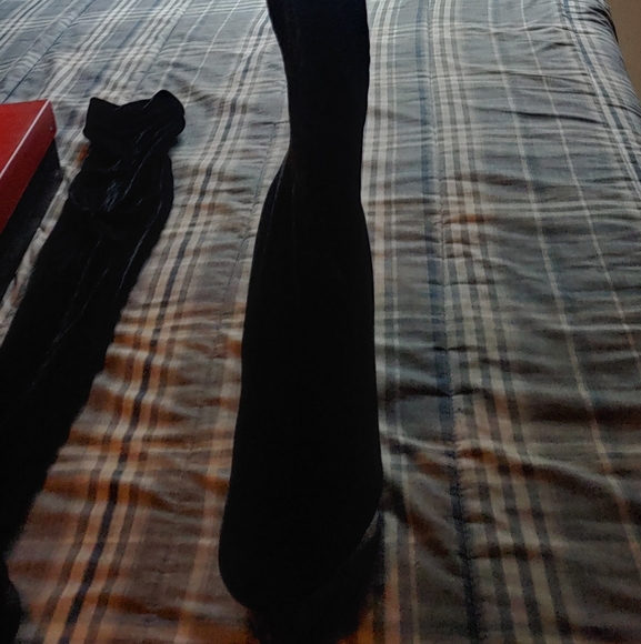 Women's size 14 thigh high boots - Picture 3 of 4